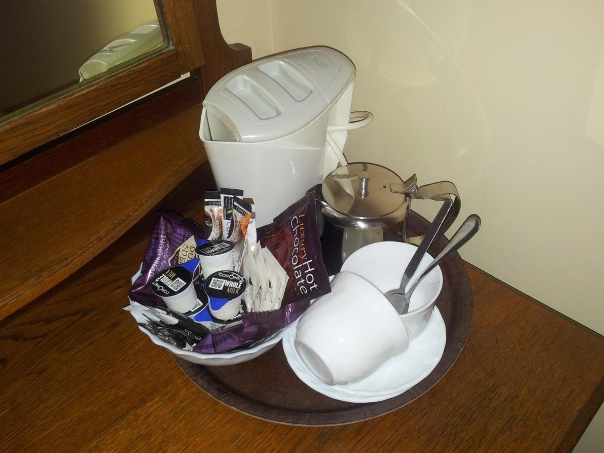 Caledonian Hotel Fort Augustus Eksteriør billede
