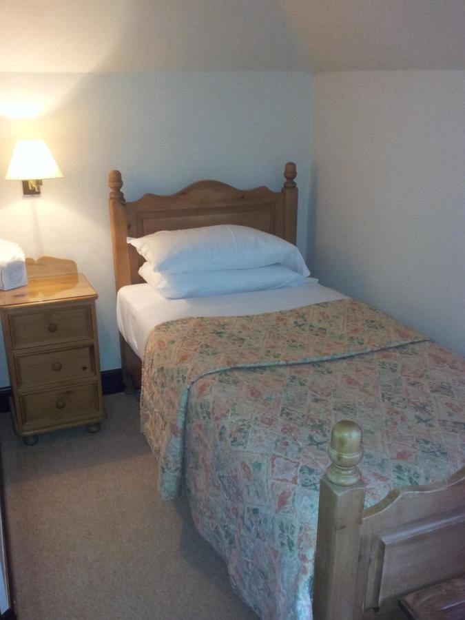 Caledonian Hotel Fort Augustus Eksteriør billede